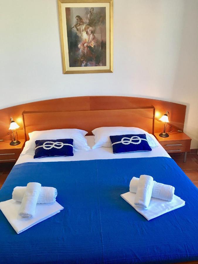 Apartments Villa Jadranka Bol Esterno foto